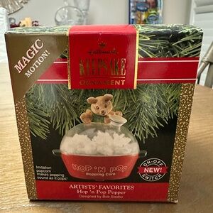 Hallmark Keepsake (1990) - Hop 'N Pop Ornament